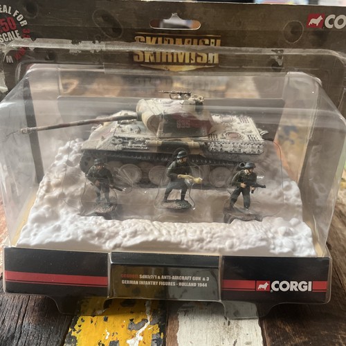 Corgi cc60011 sdkfz7 german - corgi,