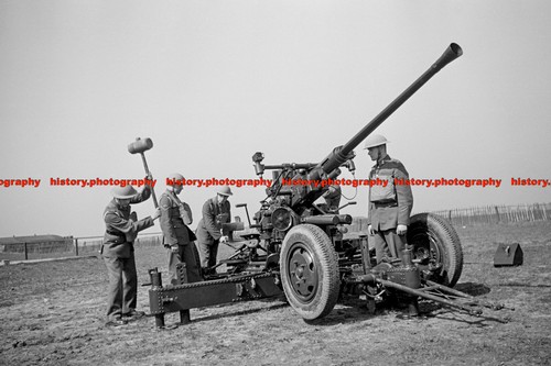 F010232 anti aircraft gun and - aircraft,